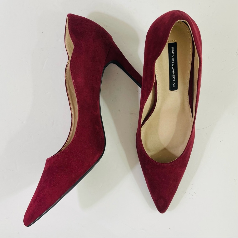 NWOT French Connection Women's Plum Burgundy Scallop Slip-On Heels Sandals - Picture 2 of 14